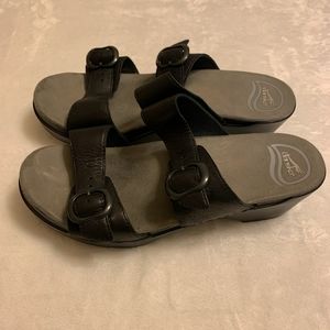 Dansko Woman Sandal